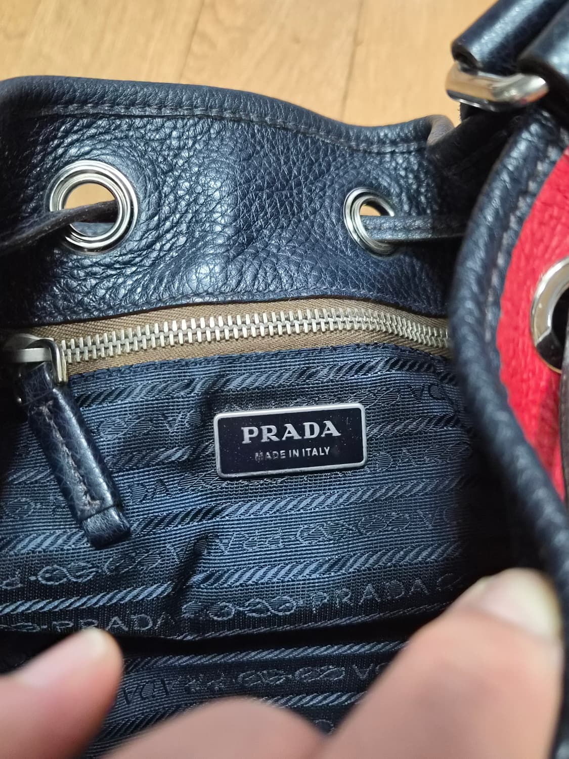 (정품) 프라다 가죽 버킷백 (명품 여자 가방 크로스백 숄더백) 상품이미지4