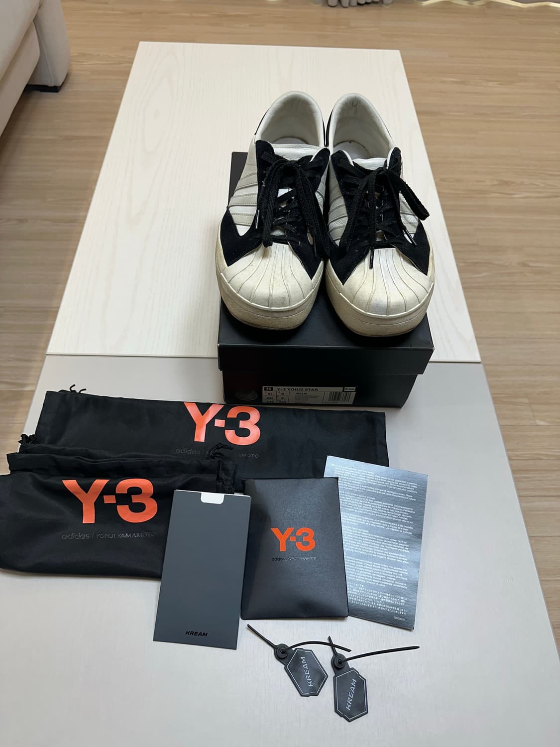 275 Y-3 요지스타 흰검 상품이미지1