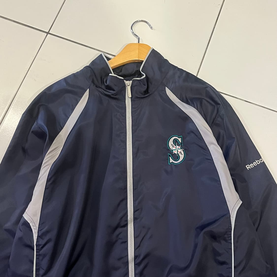 리복 시애틀 매리널스 네이비 바람막이 상품이미지2