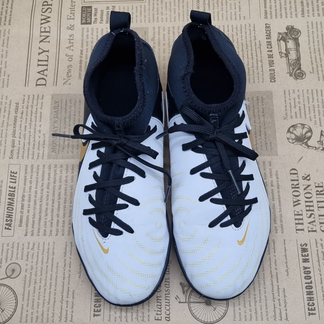 나이키 주니어 팬텀 루나 2 풋살화 235 상품이미지2