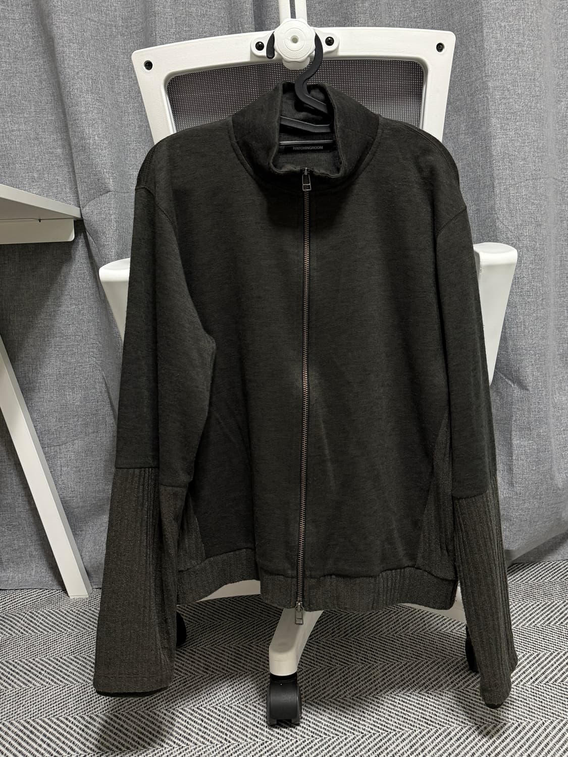 해칭룸 더블 슬리브 트랙 가디건 다크 그린 3size 상품이미지1