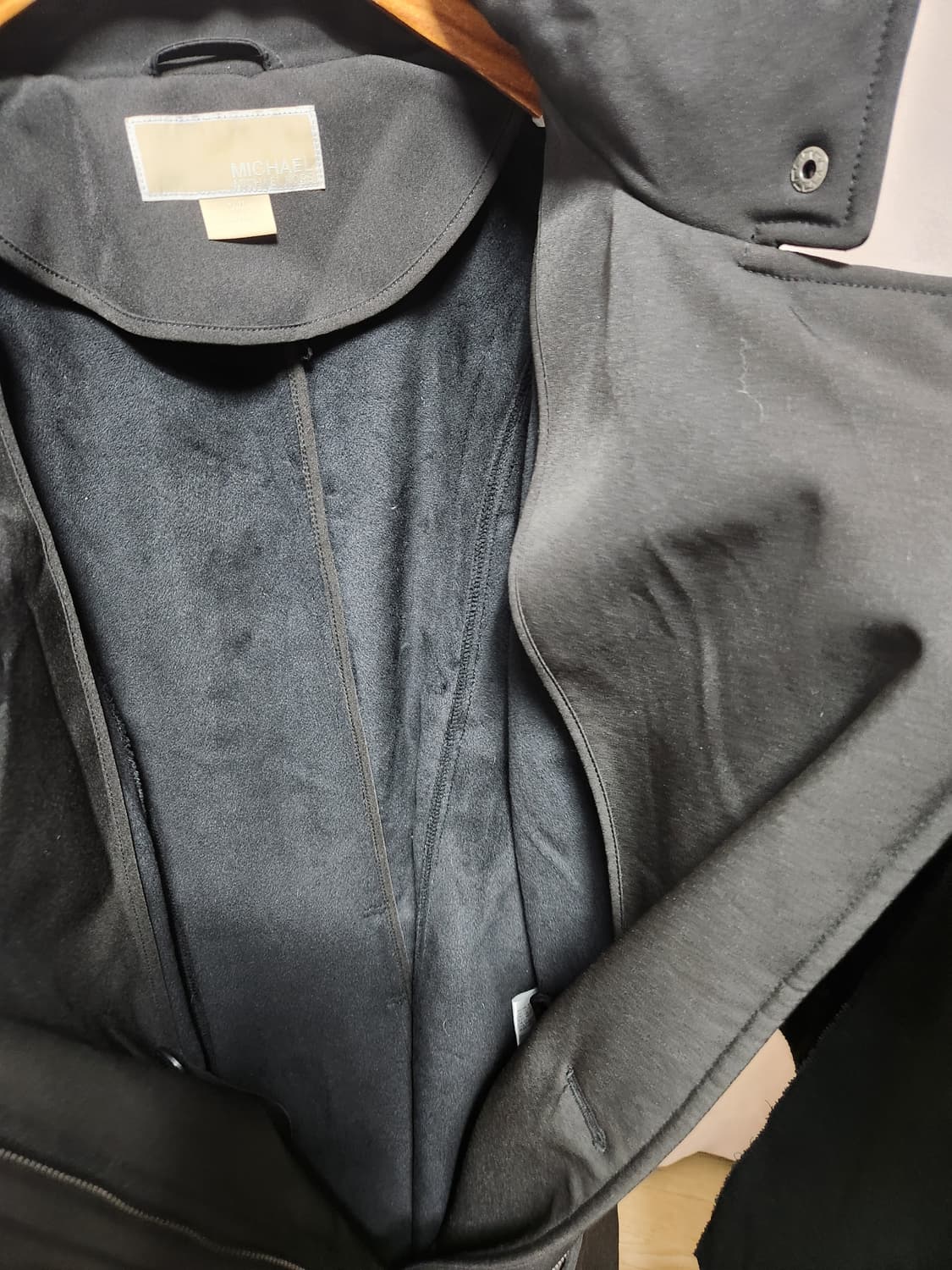 마이클코어스후드 벨트 블랙 트렌치 코트 상품이미지5