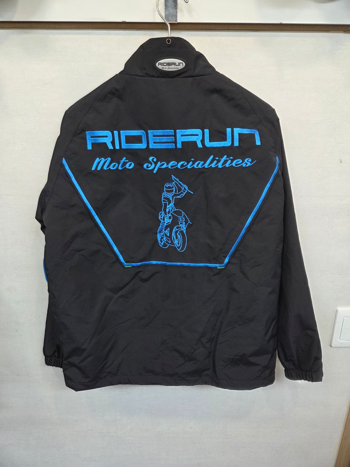 와이더런 자수로고 방수 레인 바람막이 자켓 L 상품이미지2