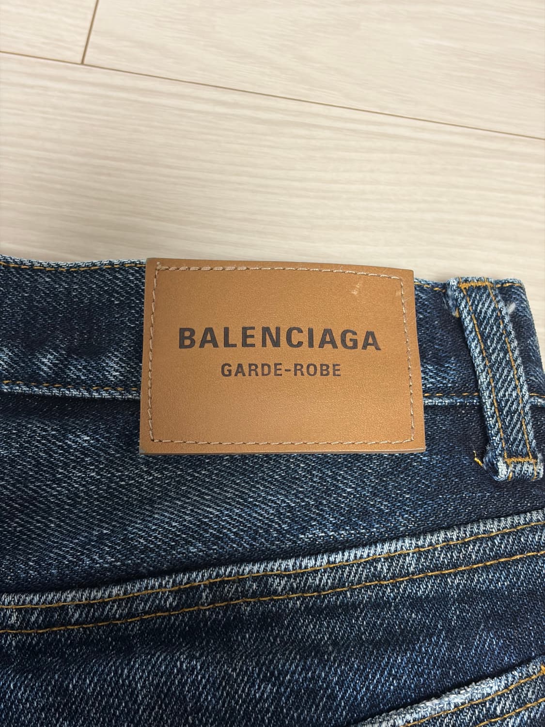 발렌시아가 가드로브 릴렉스 데님 팬츠 상품이미지4