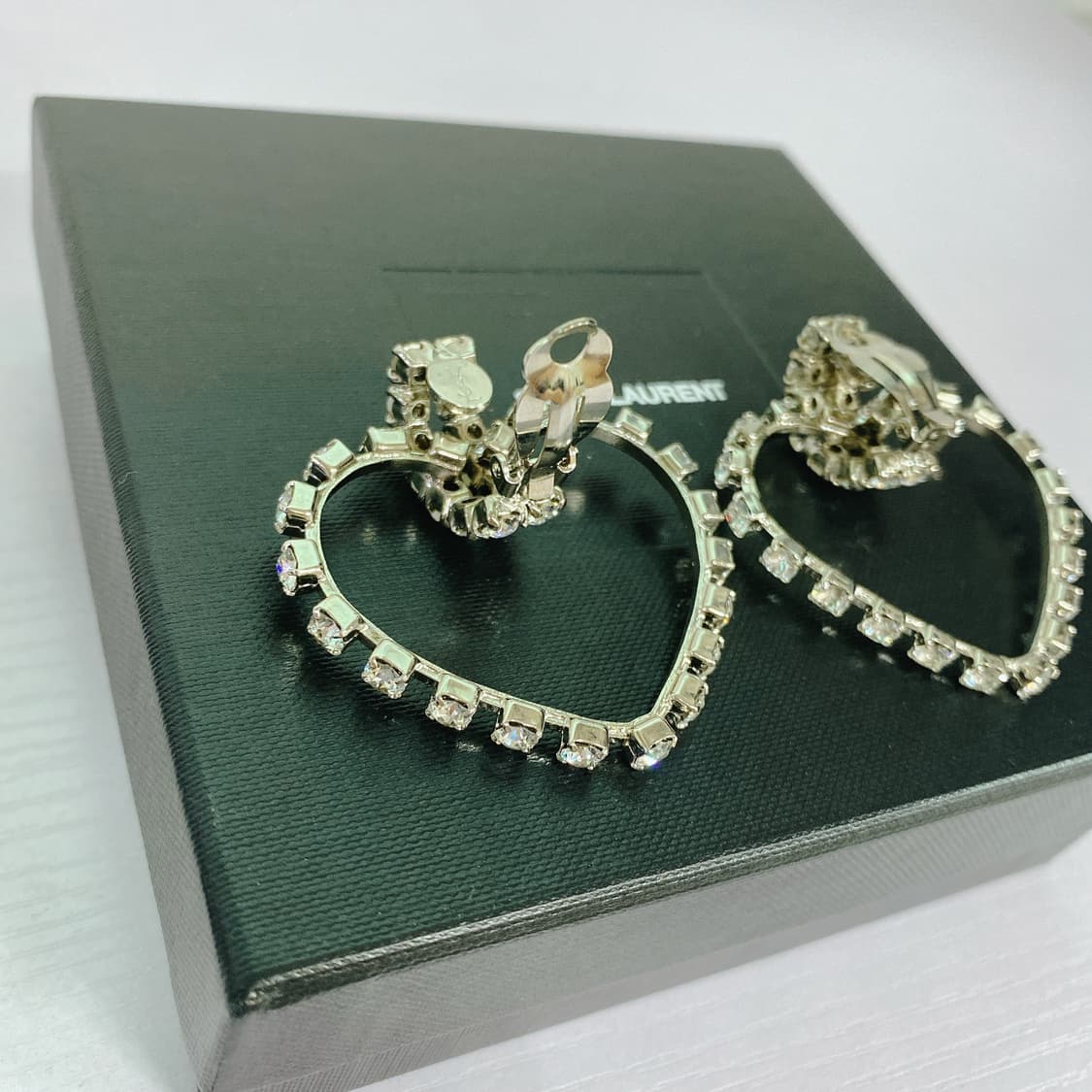 (새제품) 생로랑 하트 귀찌 팝니다 상품이미지2