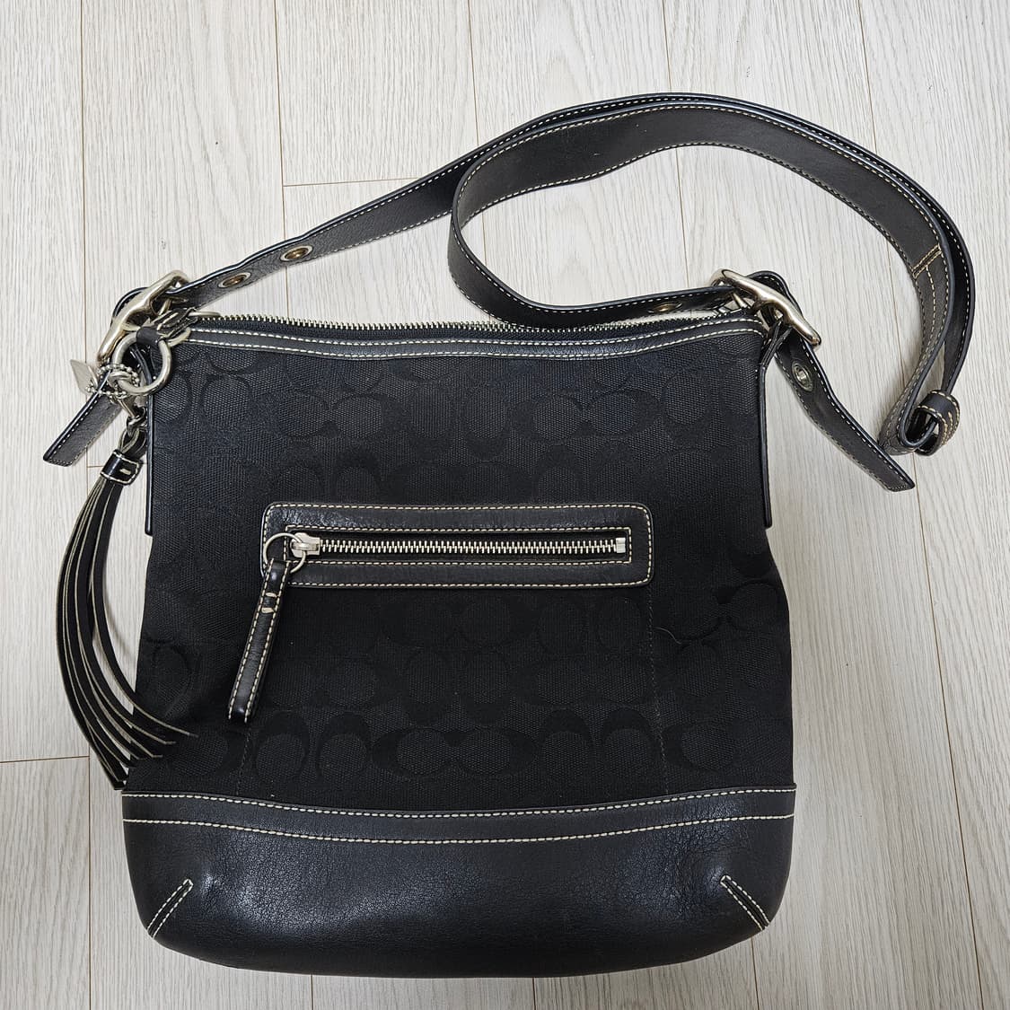 Coach 9362 코치 시그니처 소프트 블랙 숄더백 상품이미지9