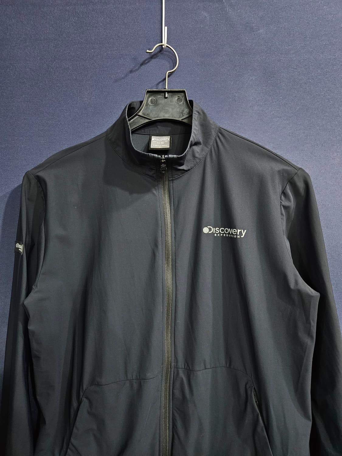 디스커버리 블랙차콜 남성 슬림핏 105 바람막이 집업자켓  상품이미지8