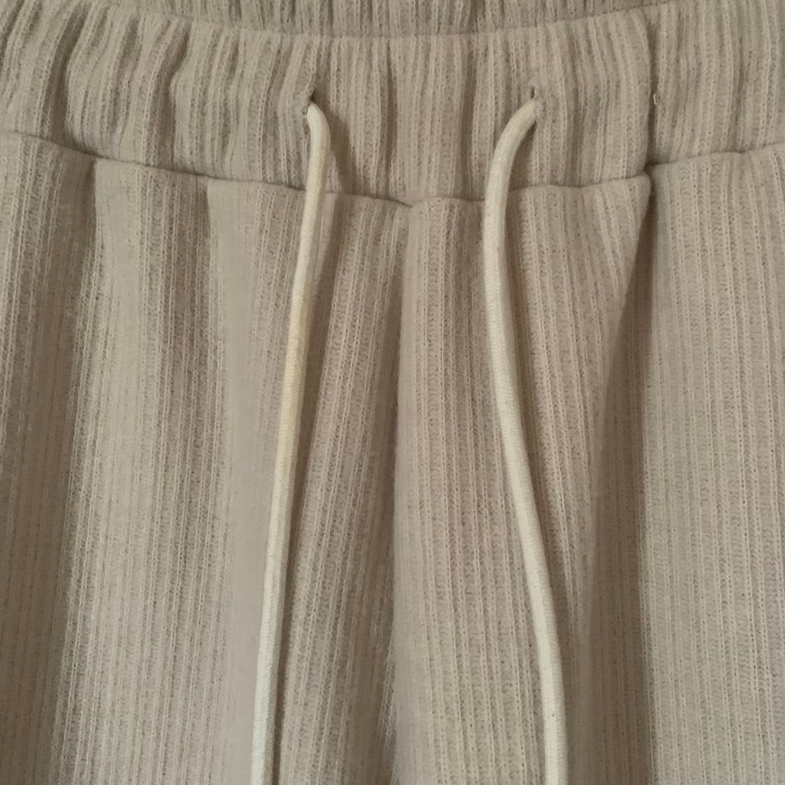 시엔느 심볼 니트 조거 팬츠 크림 상품이미지5