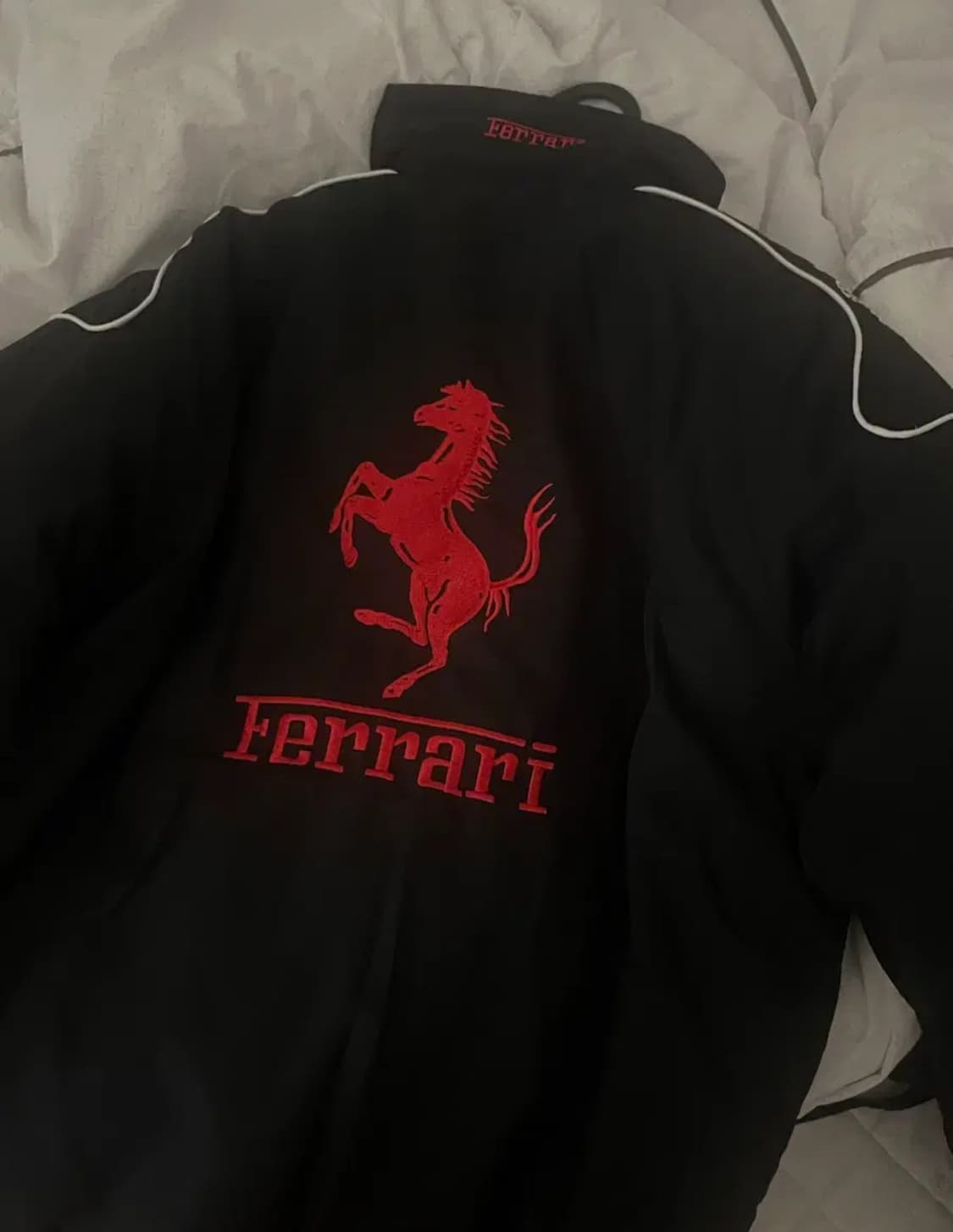 새상품 겨울용 스쿠데리아 페라리 레이싱 자켓 상품이미지2