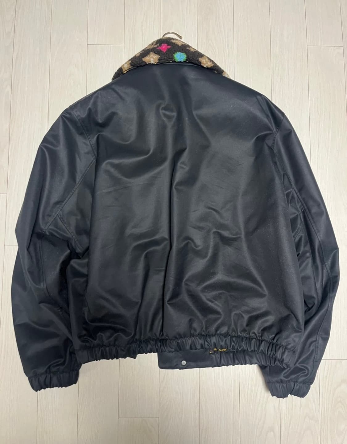 루이비통 에비에이터 재킷 모노그램 플리스 칼라 타일러 상품이미지2