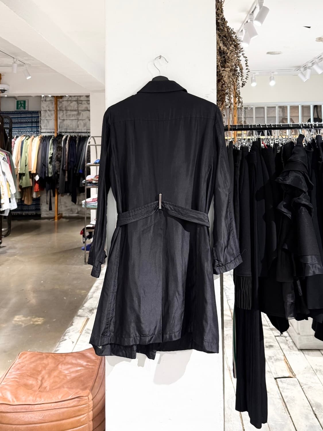 셀린느 블랙 더블 실크 폴리 벨티드 코트 상품이미지7