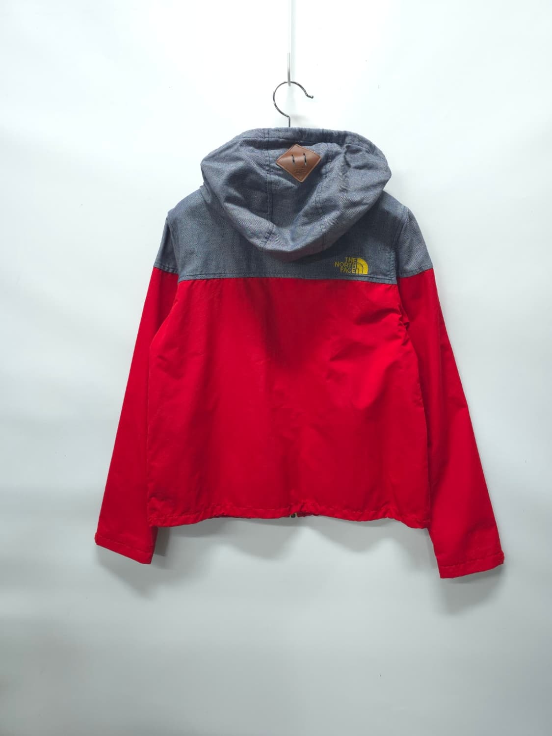 ​노스페이스 여성 배색 후드 바람막이 자켓 (55~55반) 상품이미지5