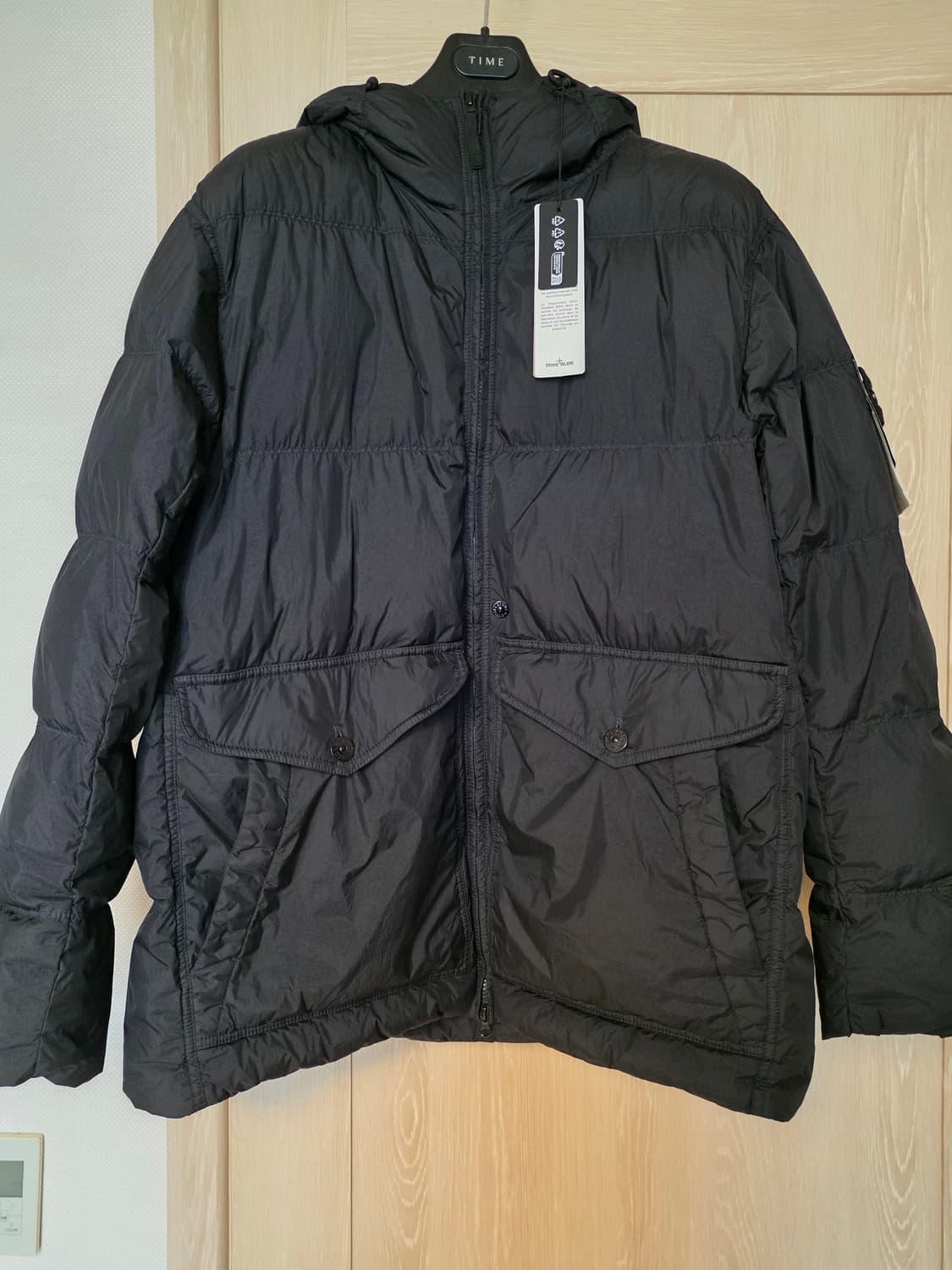 [24FW] 스톤아일랜드 크링클랩스 숏 다운 패딩 2XL 상품이미지4