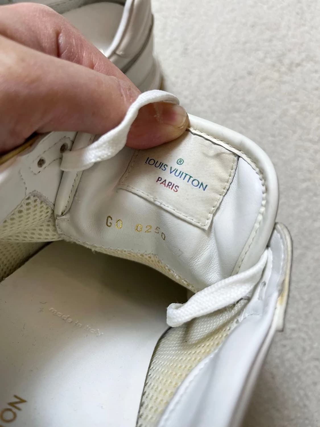 루이비통 런 어웨이 이리디센트 스니커즈 A1785 상품이미지7