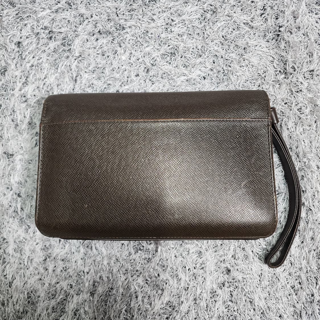 루이비통 타이가 세컨백 클러치백 상품이미지2