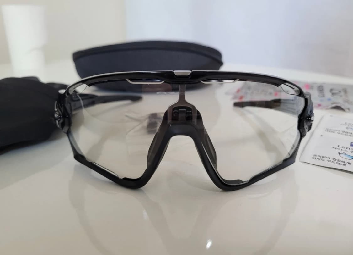 오클리 죠브레이커 변색렌즈 상품이미지1