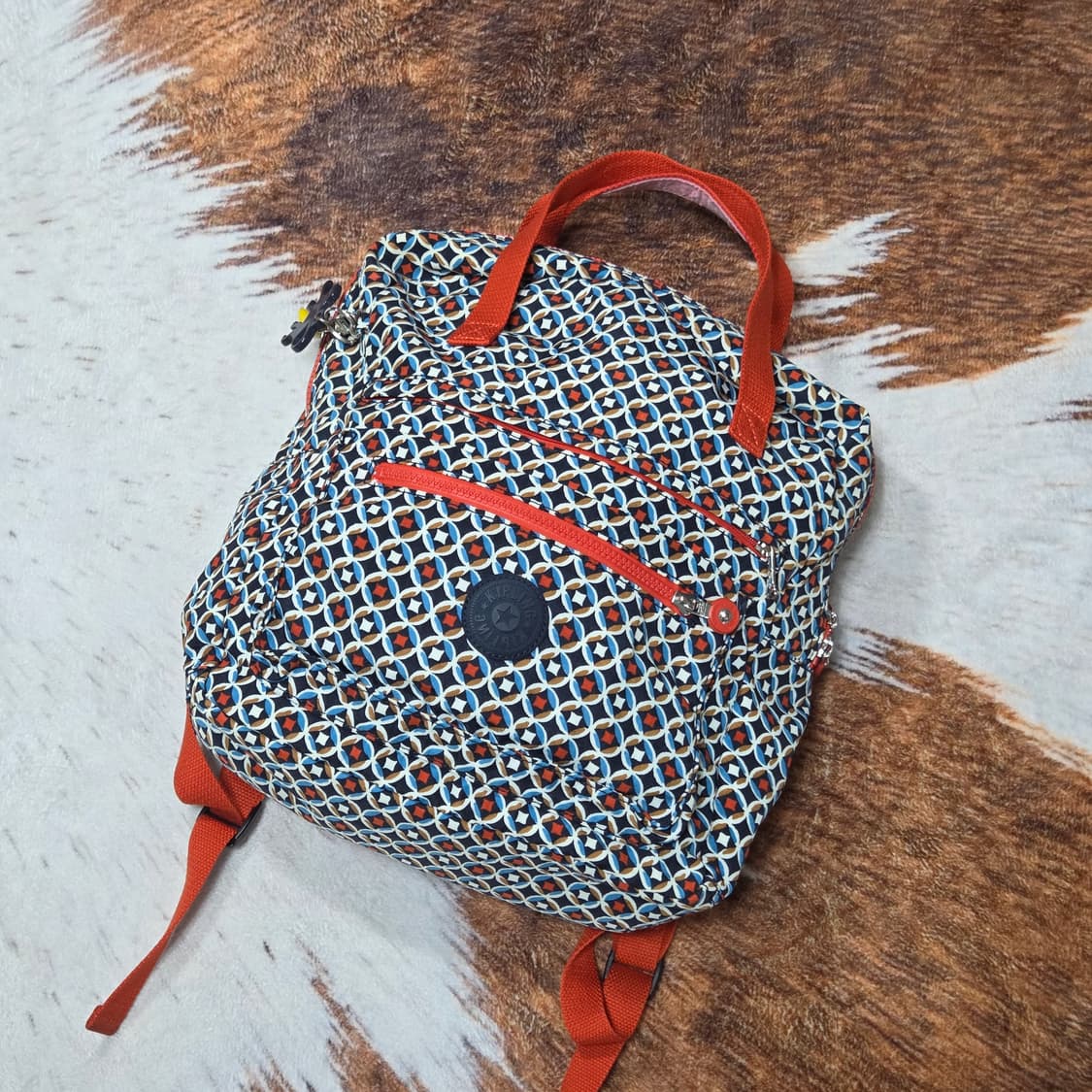 키플링 유니크 패턴 오렌지 포인트 백팩 상품이미지1