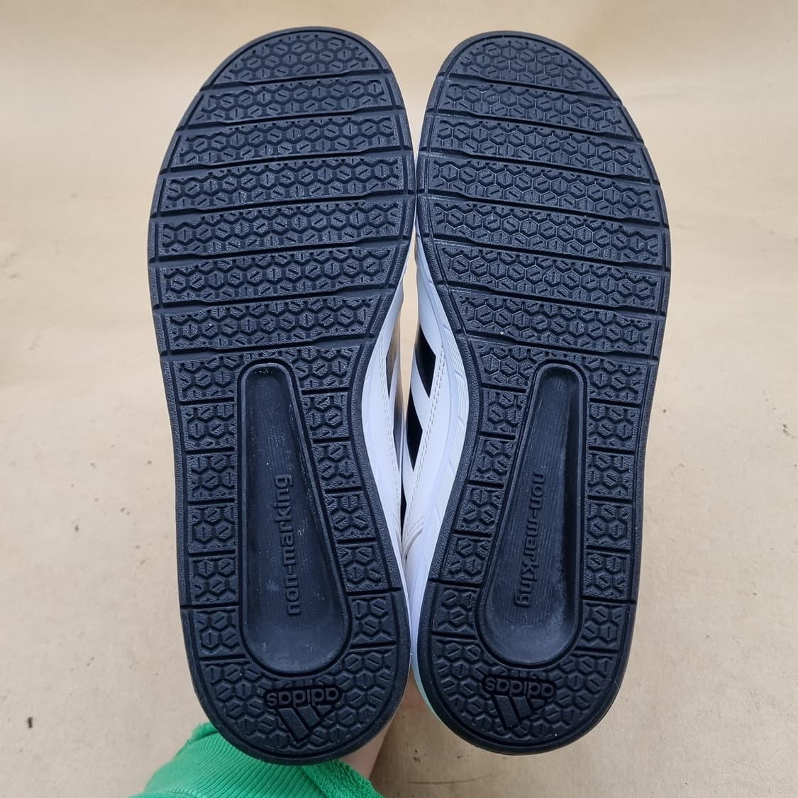 아디다스 흰검 운동화 250 상품이미지3