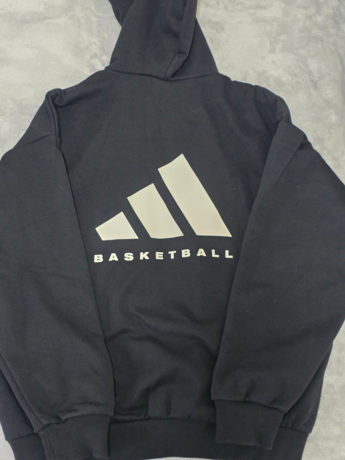 아디다스 바스켓볼 in4243 s사이즈 판매합니다. 상품이미지1