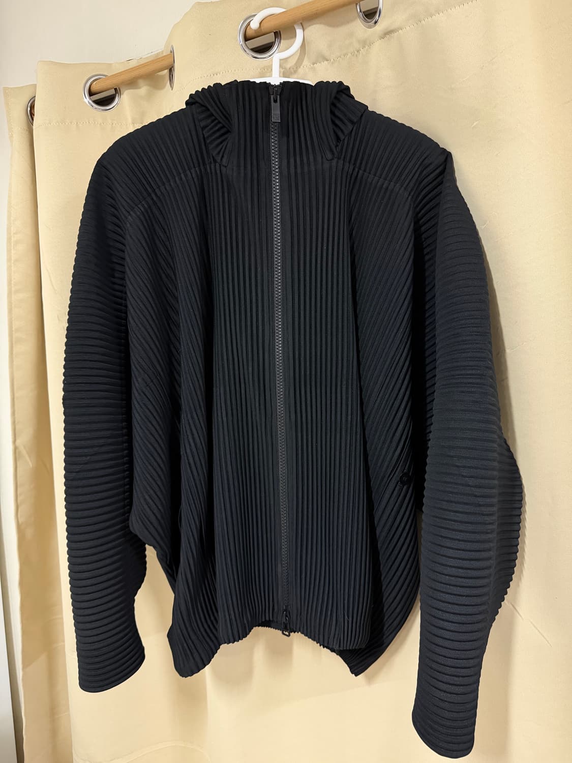 옴므 플리세 이세이 미야케 MC 메이 집업 파카 블랙 상품이미지2