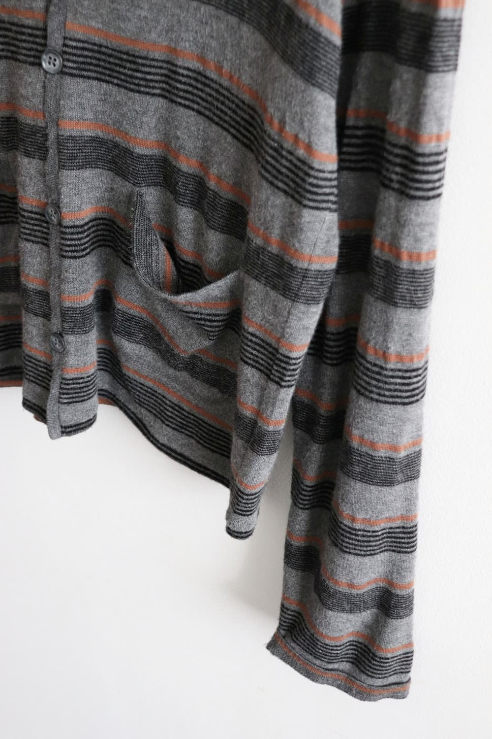 VEVS stripe V-neck cardigan 상품이미지4