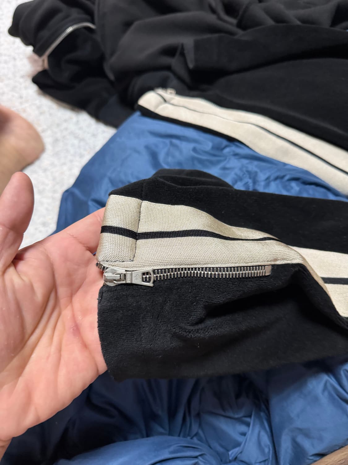 몽클레르 팜엔젤스 셔닐 벨벳 트랙 셋업 판매 상품이미지3