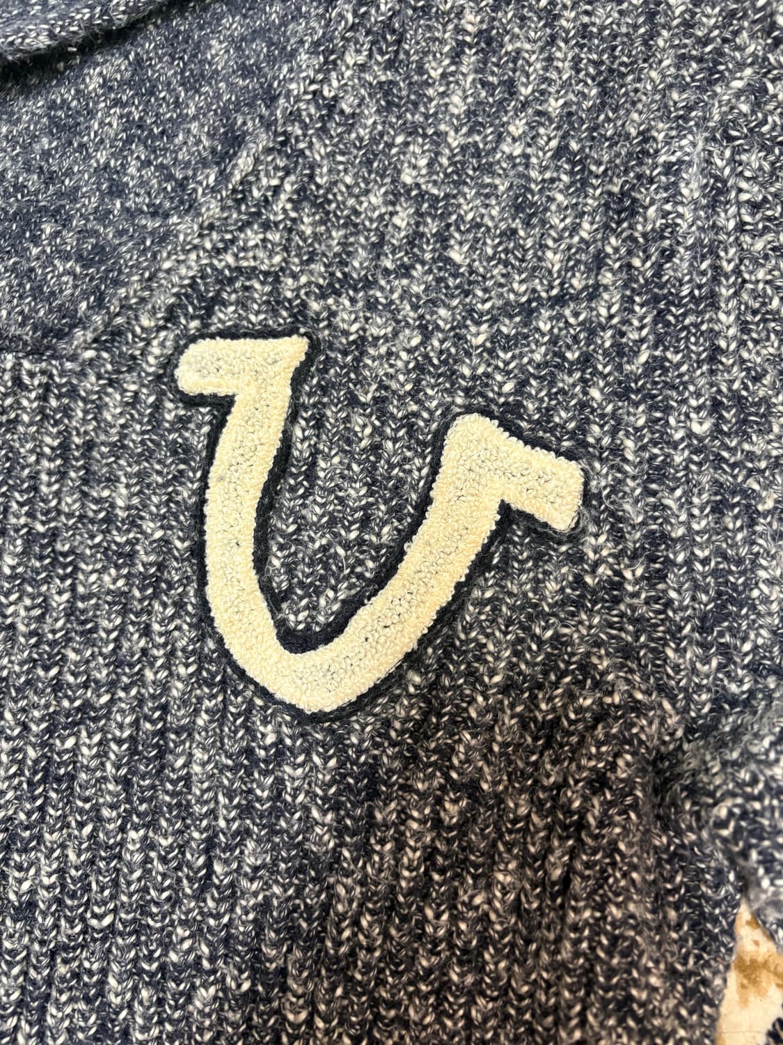 트루릴리전(True Religion)의 홀스슈 버튼 숄 칼라 니트 상품이미지5