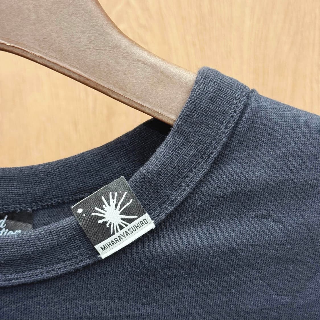 미하라 야스히로 GU 협업 라인 커뮤니케이션 프린팅 반팔 네이비 상품이미지7