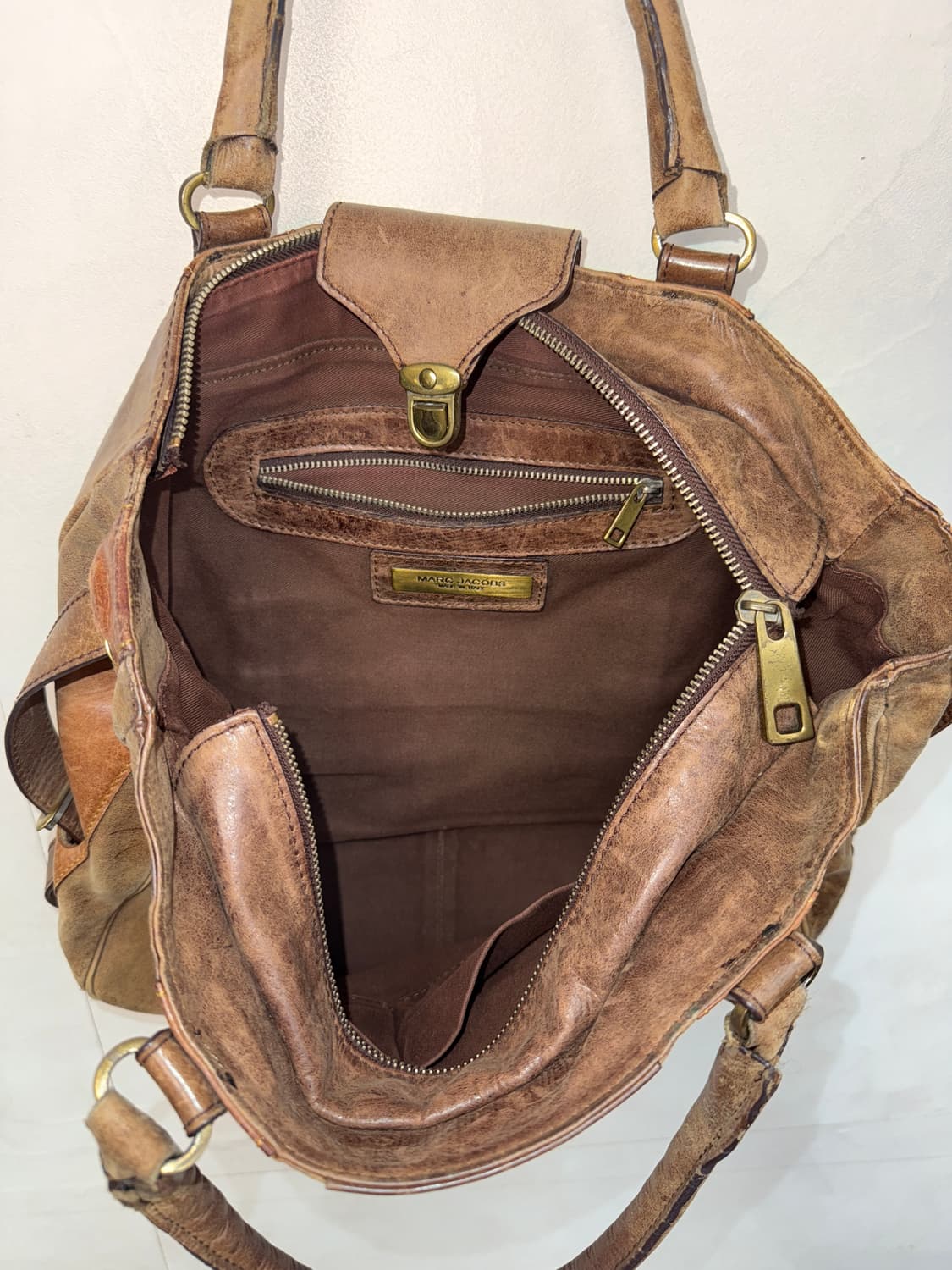 Marc Jacobs aging brown buckled tote bag 상품이미지5