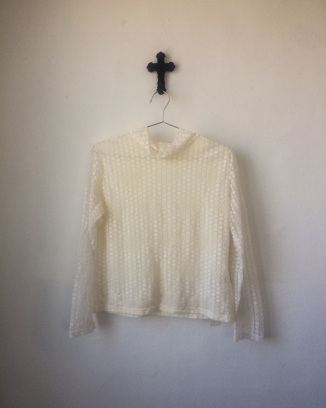 Dot pattern high neck mesh sleeve 상품이미지1