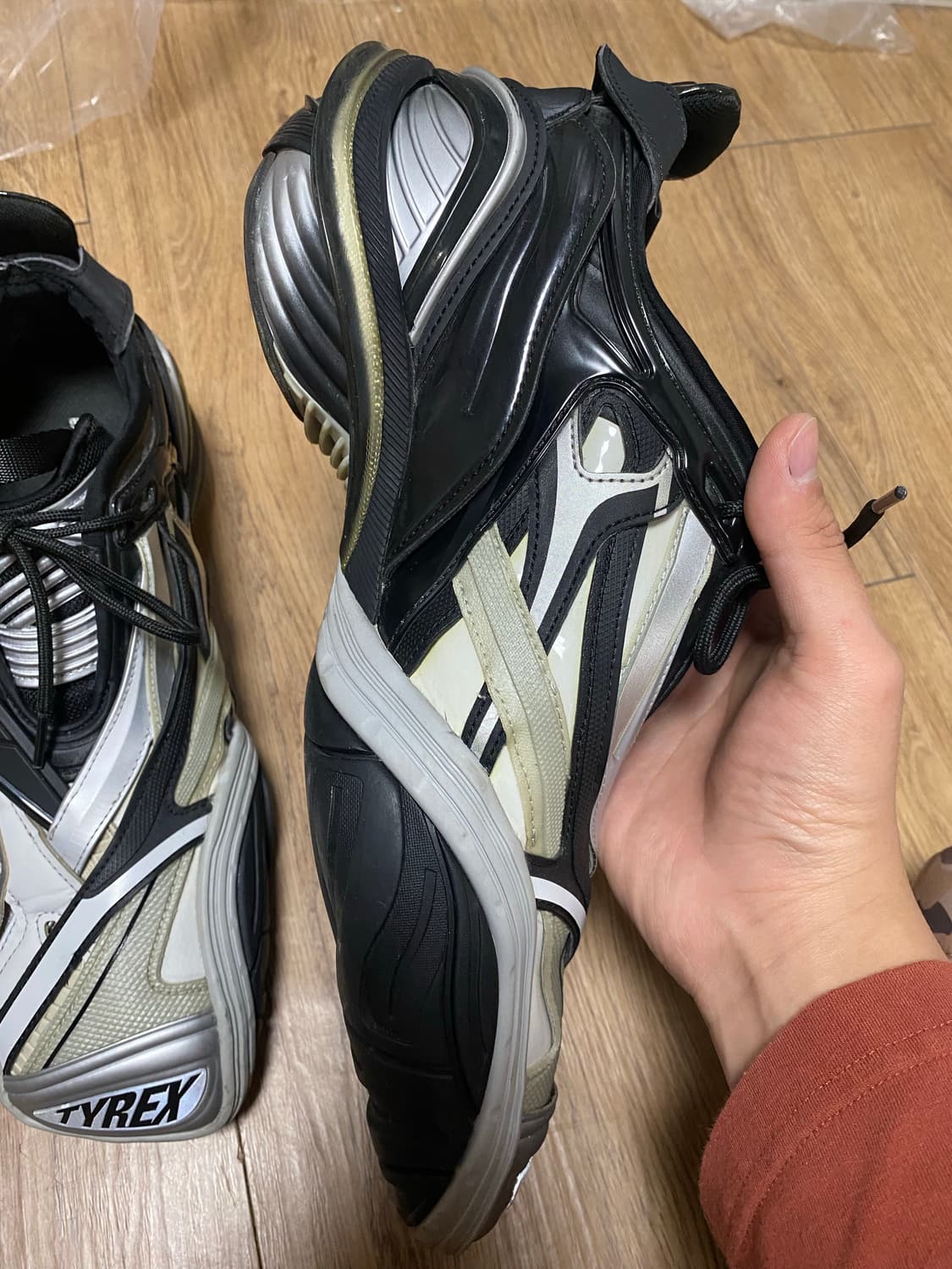 [46] 발렌시아가 타이렉스  상품이미지3