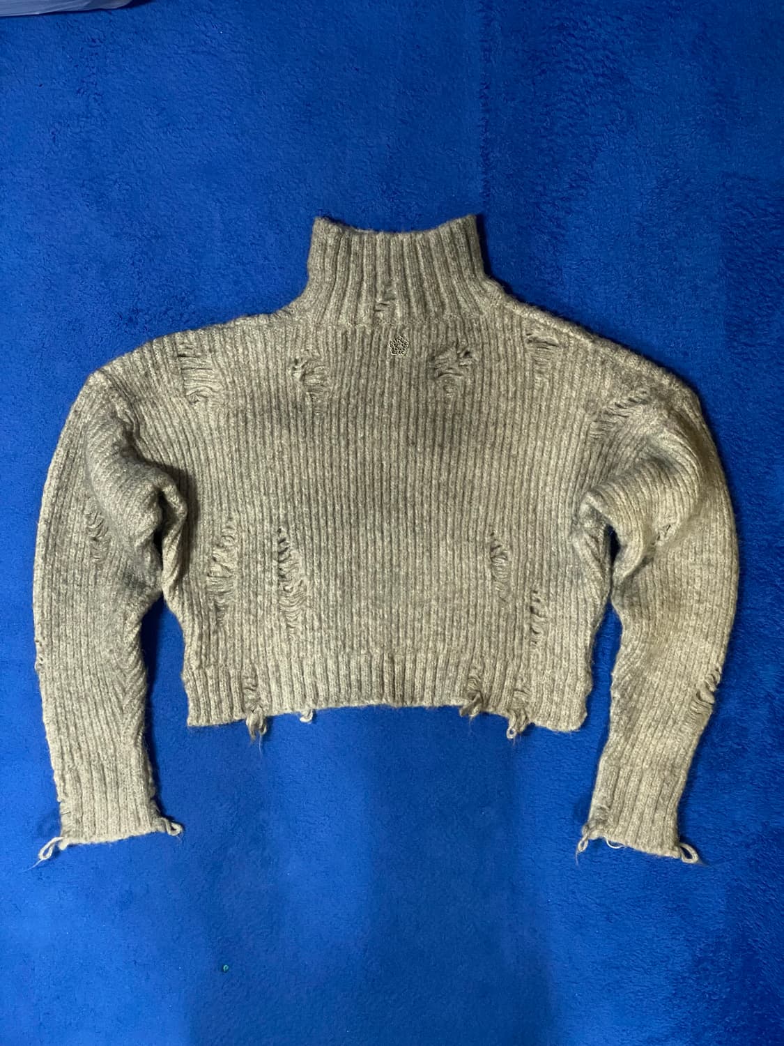 Ulkin x LSD 얼킨 LSD 스프레이 터틀넥 크롭 스웨터 그레이 상품이미지1