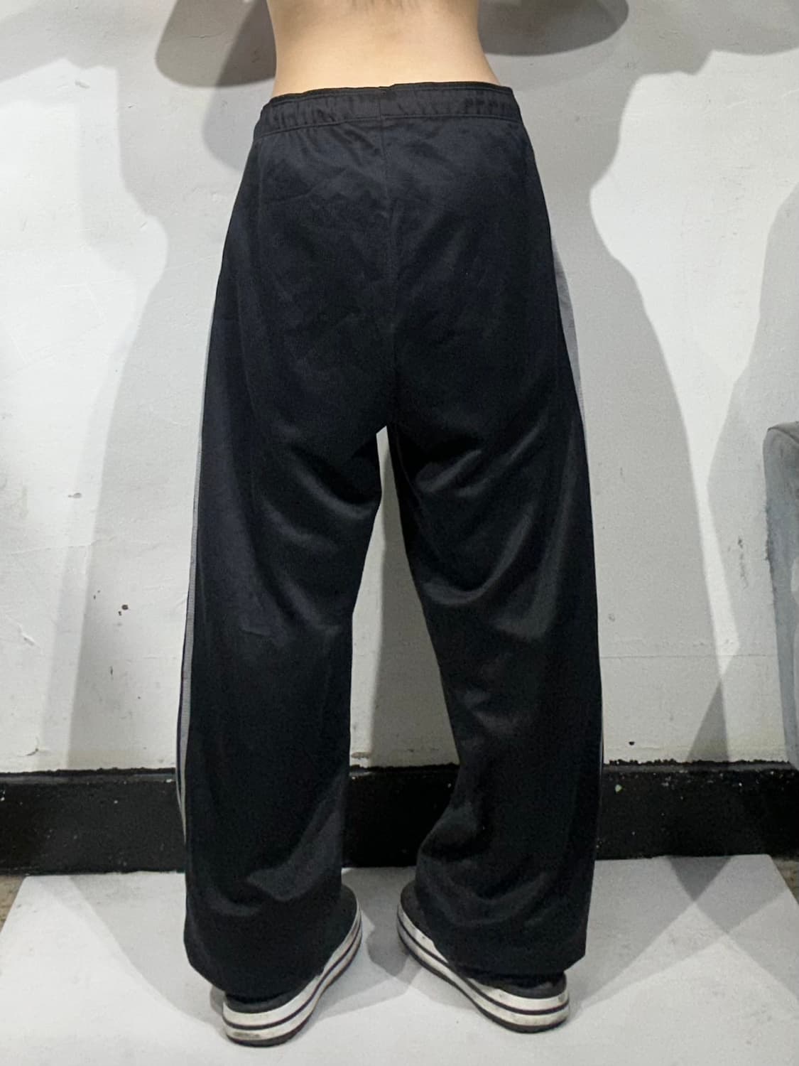 아디다스 블랙 그레이 삼선 로고 와이드 팬츠 L 상품이미지3