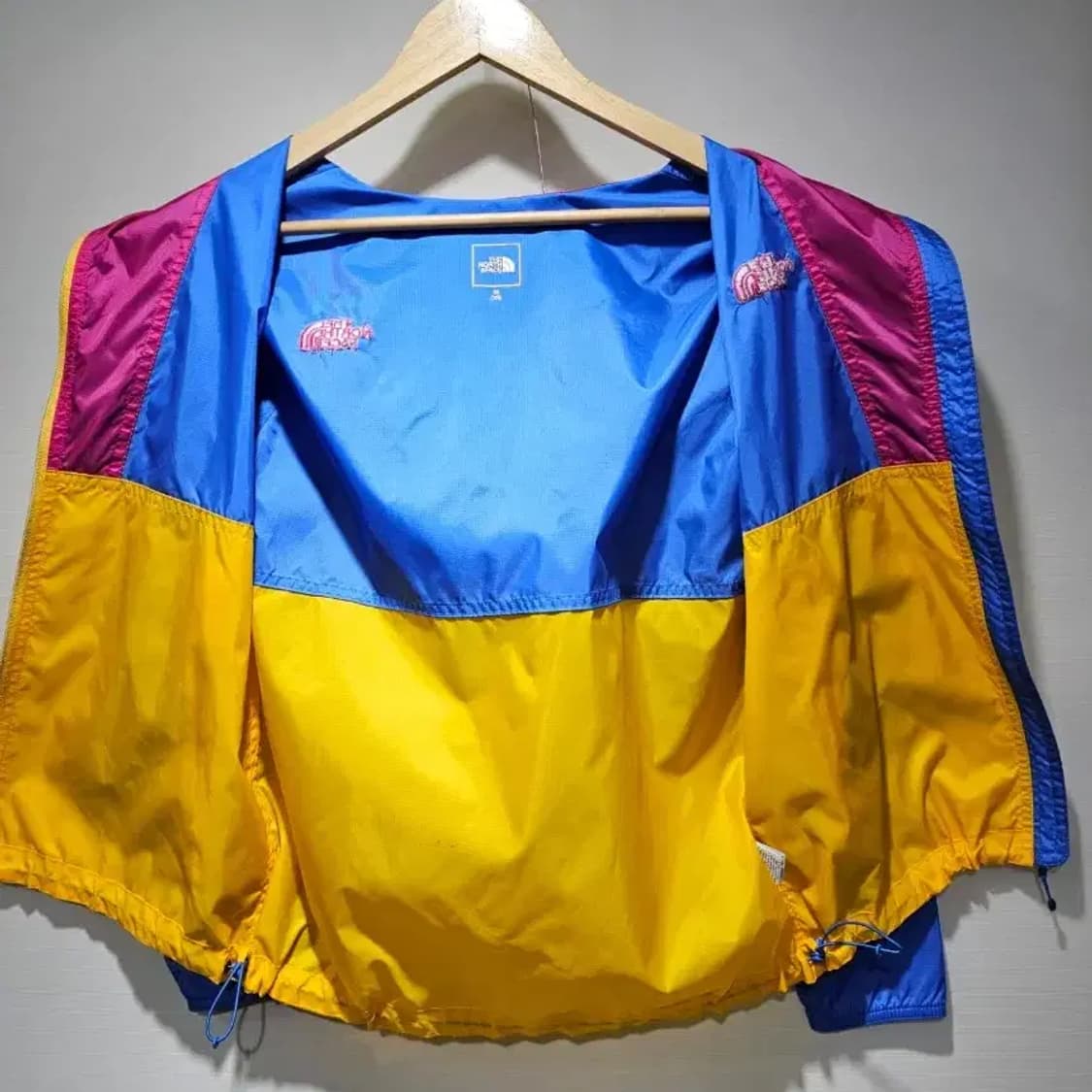 노스페이스 바람막이 블루/옐로우 XS 상품이미지8