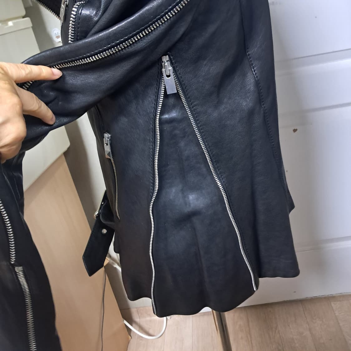 Hogan 호간 램스킨 양가죽 라이더 자켓 40사이즈(약44~날씬55) 상품이미지3