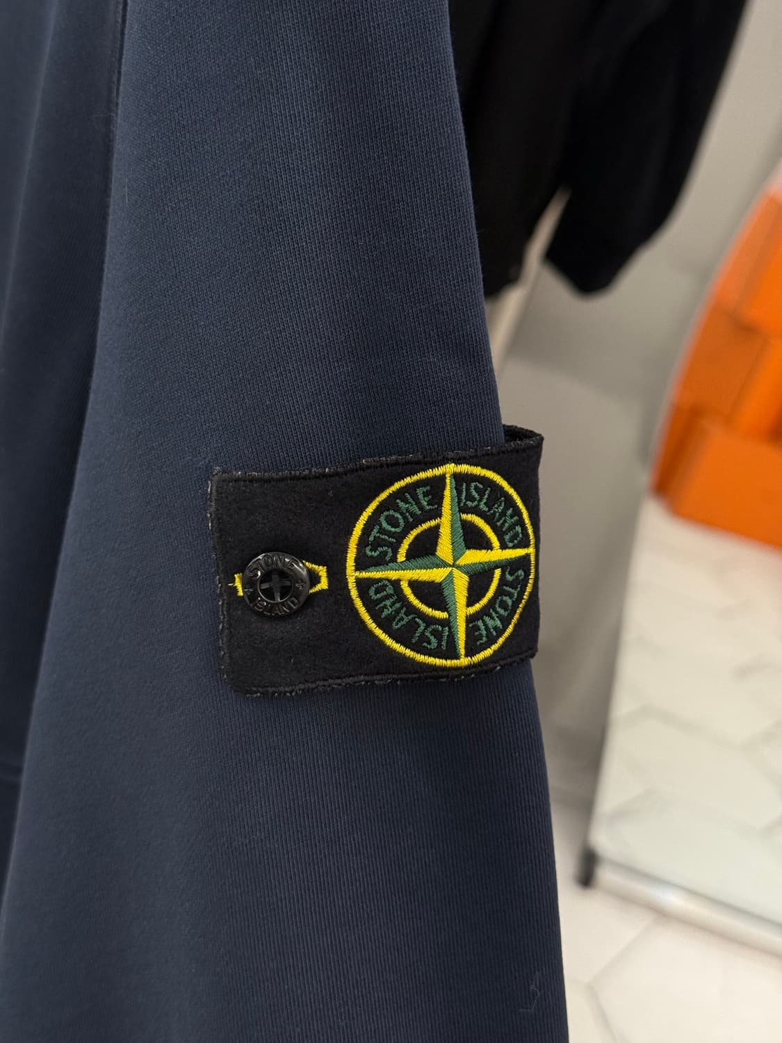 [L] 스톤아일랜드 지퍼 맨투맨 상품이미지3