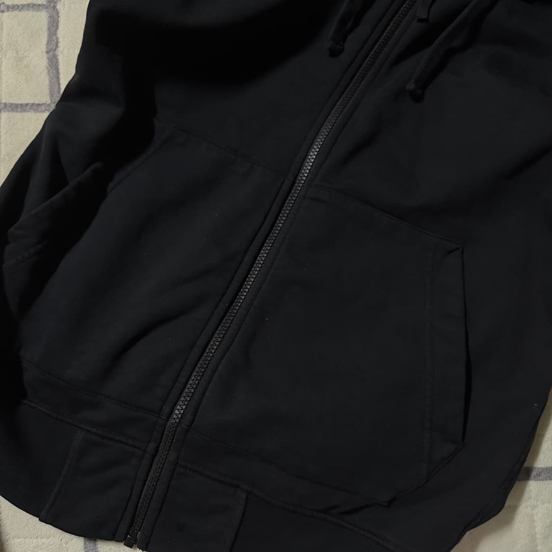 스톤 아일랜드 블랙 후드집업 M 팝니다. 상품이미지3