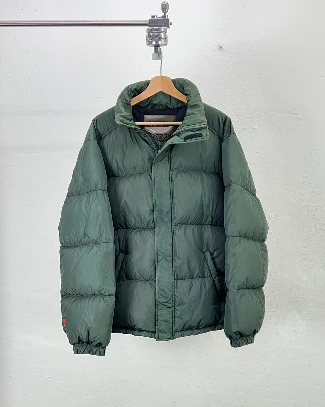 프라다 모스그린 패커 히든 후디 푸퍼 다운 패딩 상품이미지1