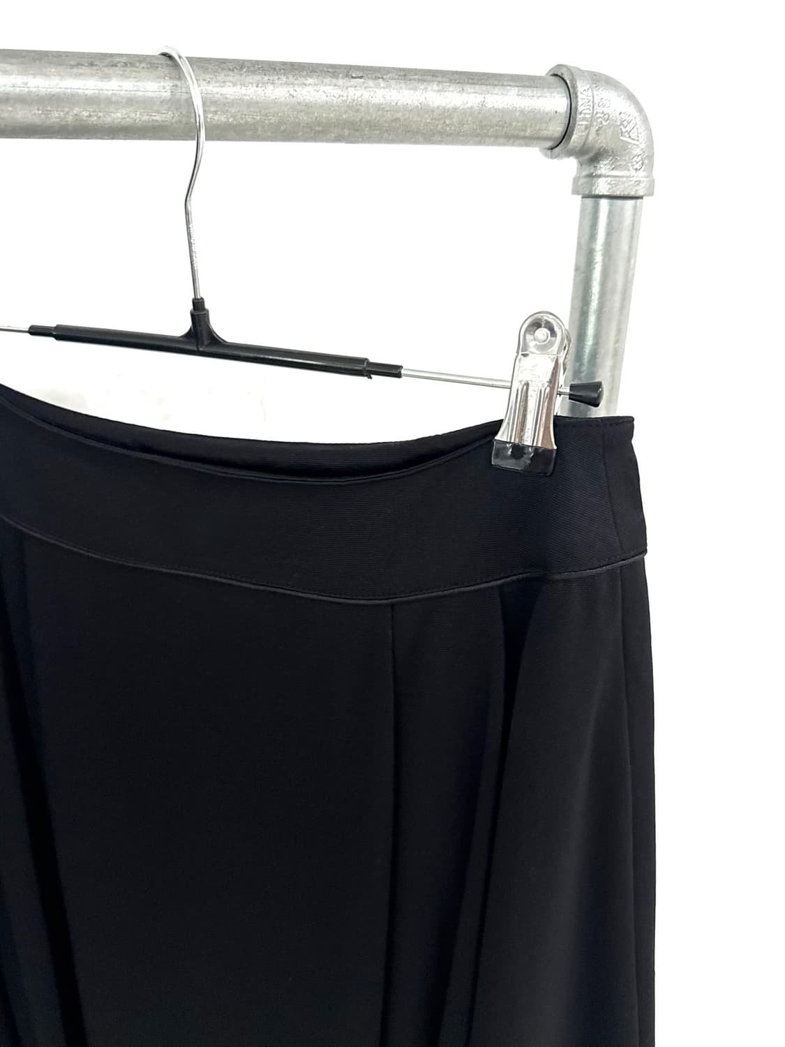 Black Minimal Flare Midi Skirt 상품이미지9
