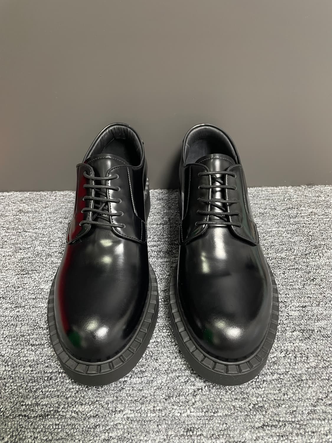 새상품 프라다 로퍼 더비 슈즈 삼각 로고 브러시드 구두 38 사이즈 상품이미지6