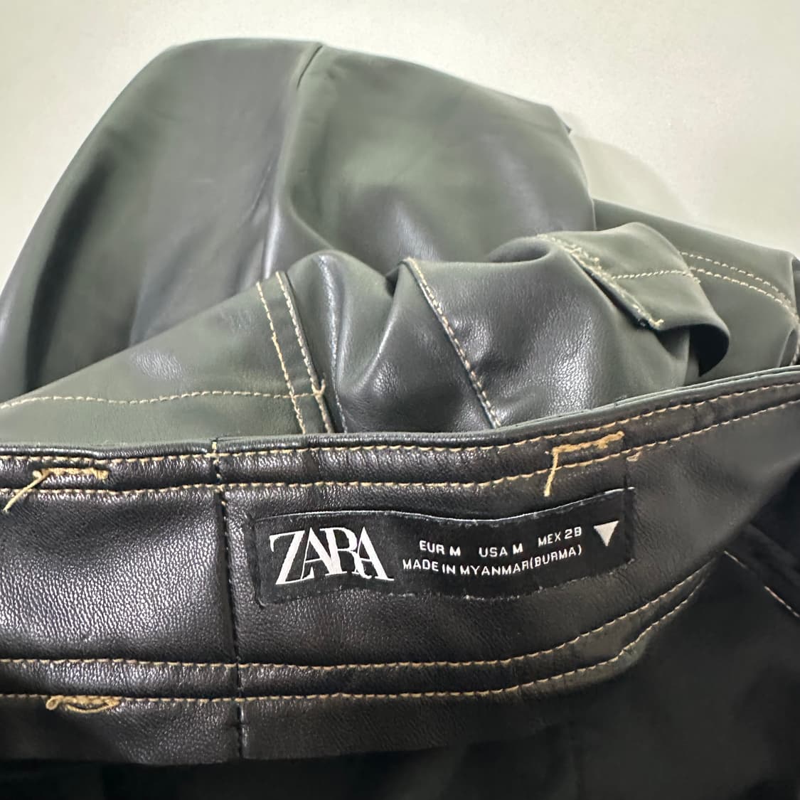 M 자라맨 블랙 일자핏 가죽바지 레더팬츠 상품이미지2