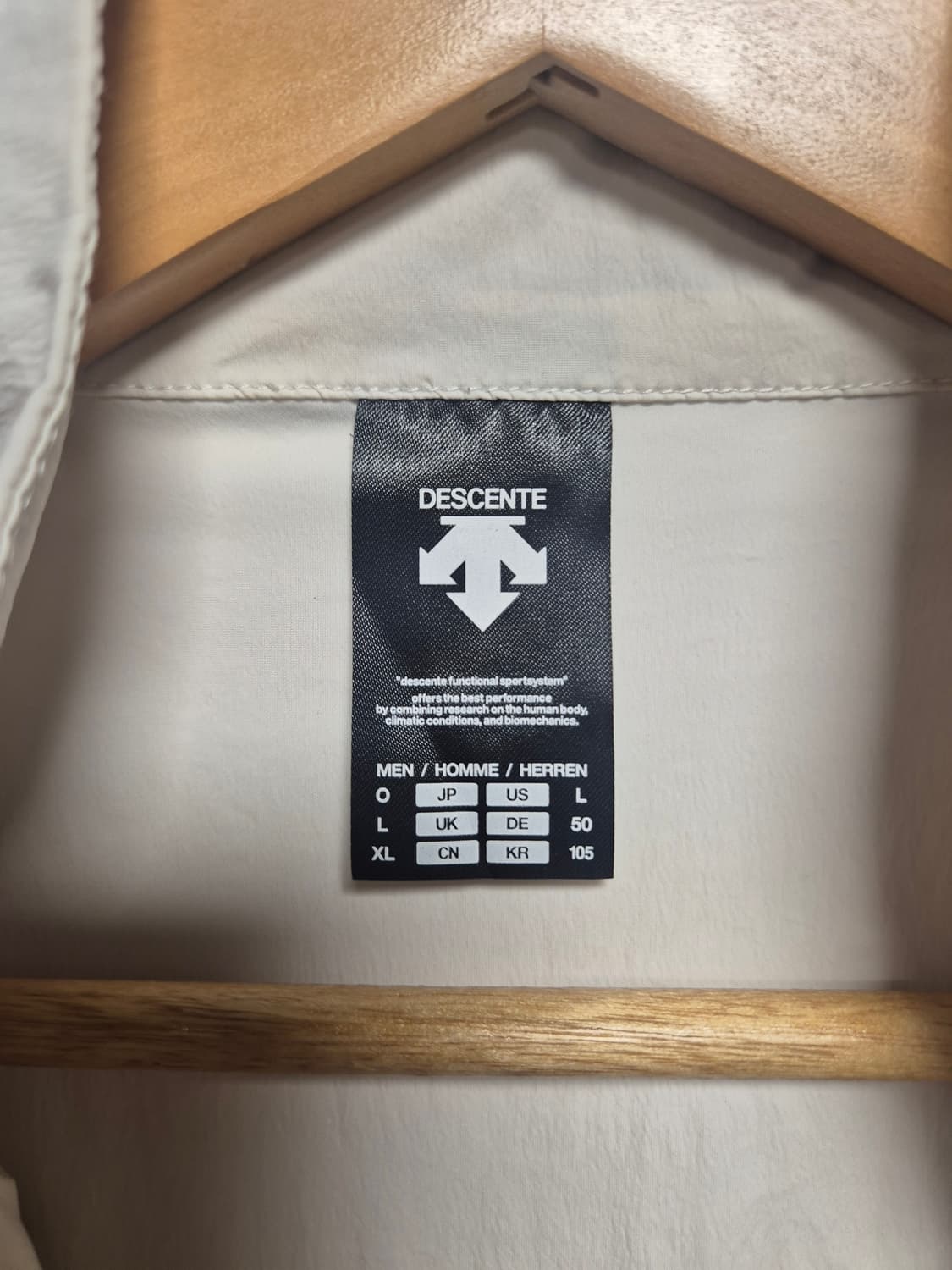 데상트 아이보리/블랙 바람막이 집업 자켓 XL105사이즈(상태A급) 상품이미지7