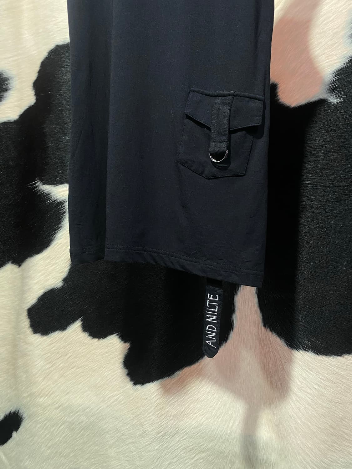 Masion Gilfy 포켓 디테일 슬림핏 슬리브리스 상품이미지3