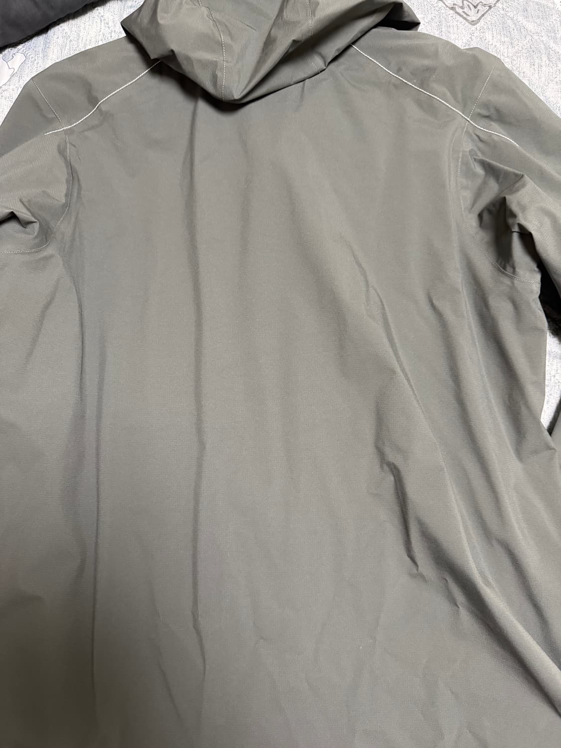 and wander 앤드원더 퍼텍스 레인자켓 다크그레이 2xl 상품이미지3