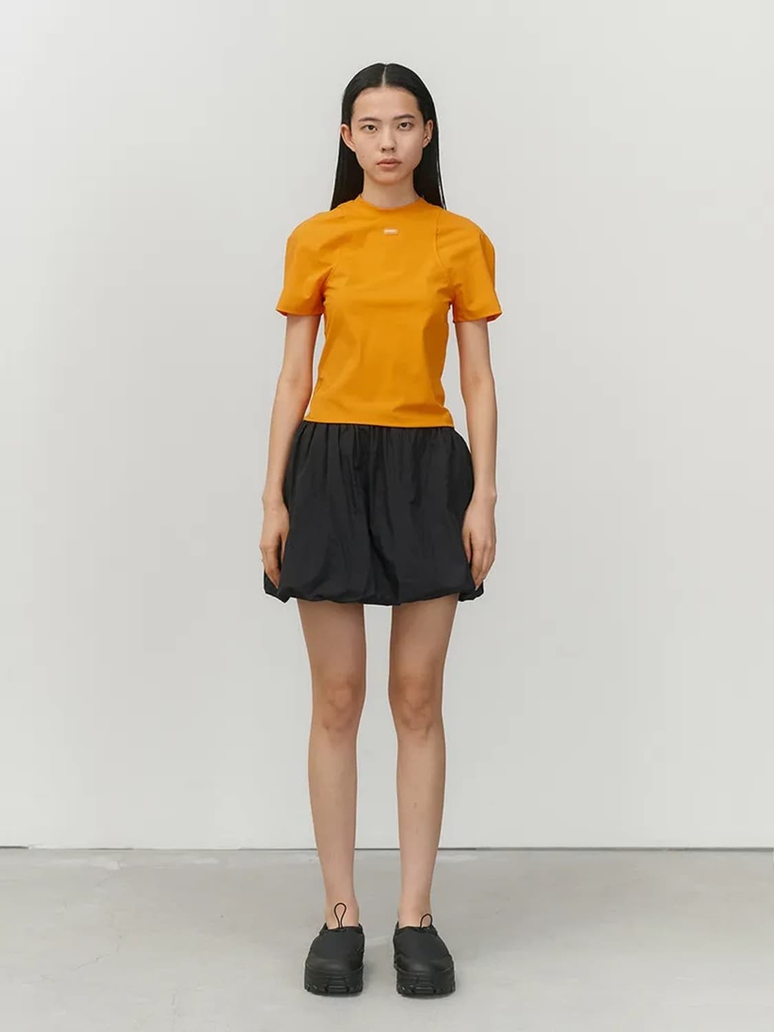 아모멘토 슬림핏 로고 탑 상품이미지2