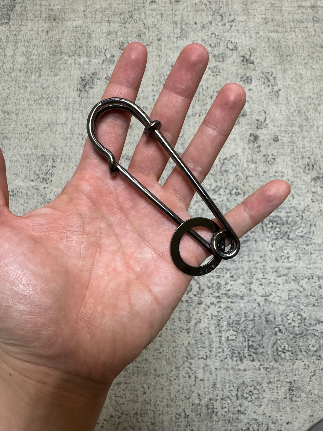 아크네 옷핀 브로치 상품이미지3