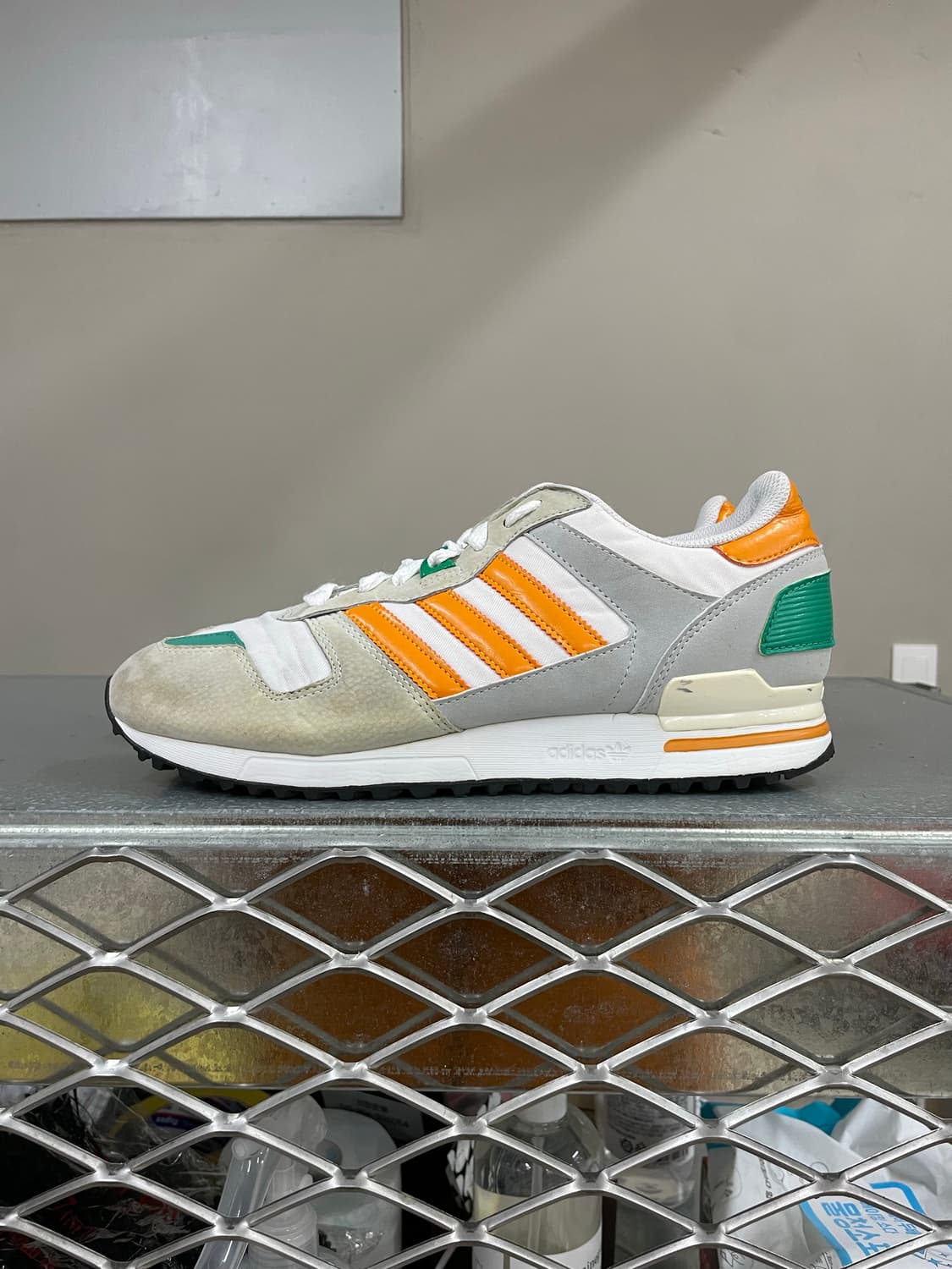 아디다스 ZX 700 화이트 오렌지 265 상품이미지1