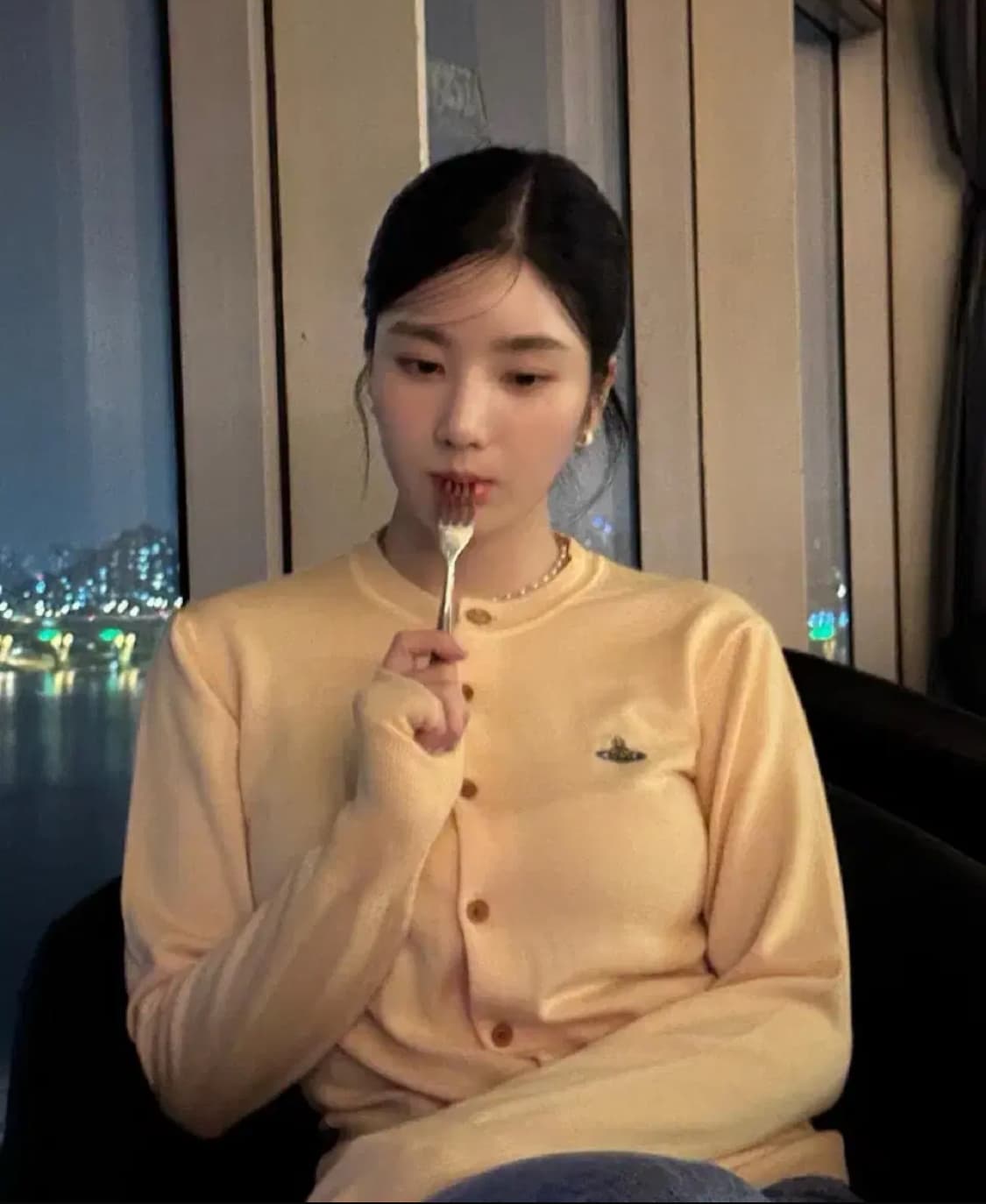 xxs 비비안웨스트우드 가디건 베아 페일옐로우 노랑 캐시미어 브이넥 자수 상품이미지4