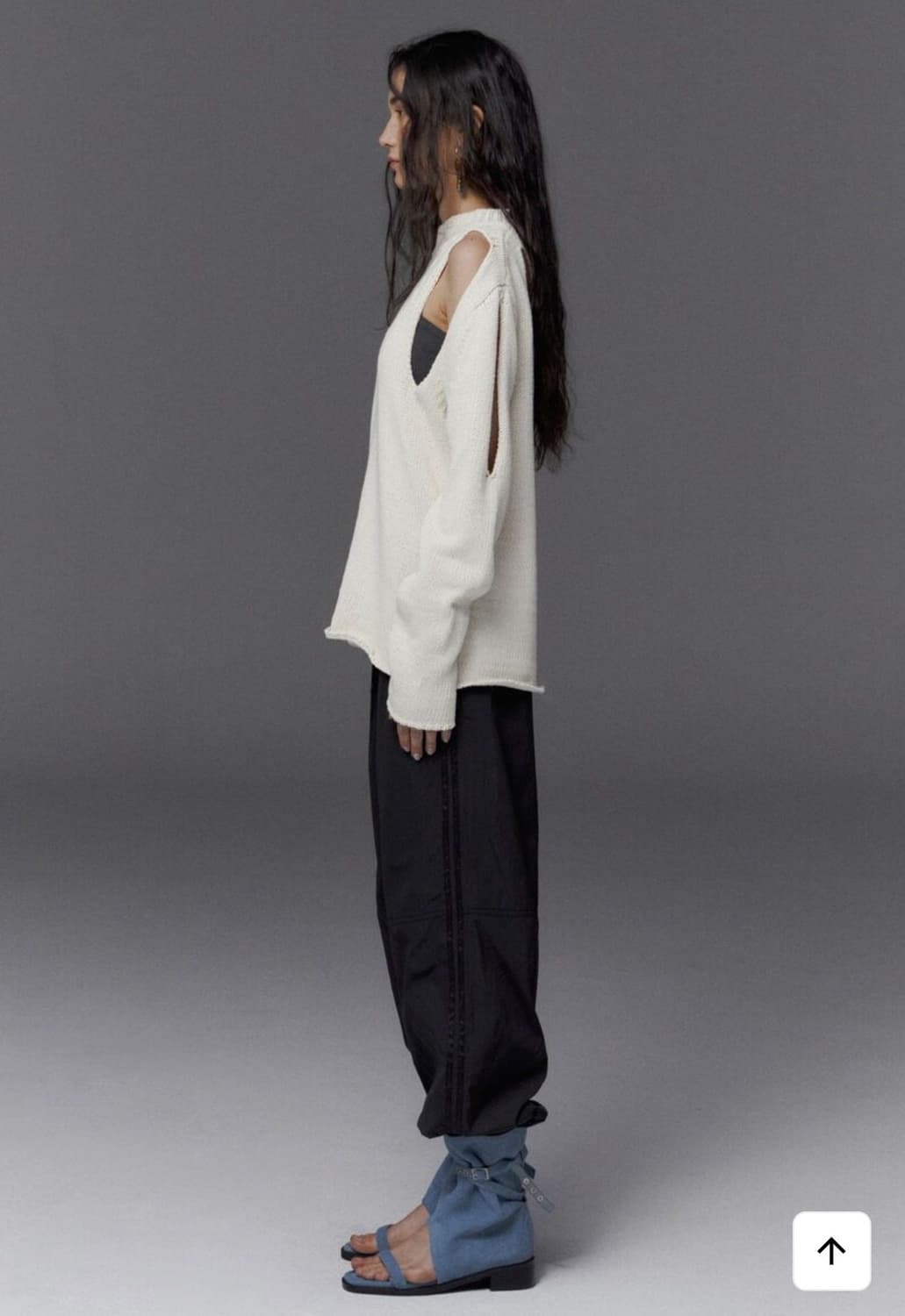 스튜디오테이블 CUT OUT KNIT PULLOVER - CHARCOAL 상품이미지7