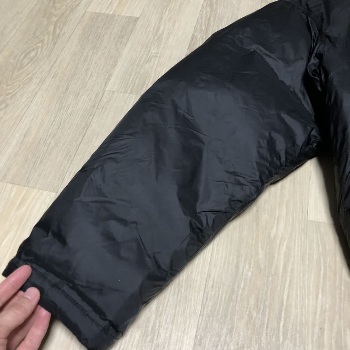 (105) 로드 존 그레이 피시테일 숏 다운 파카 블랙 패딩 상품이미지3